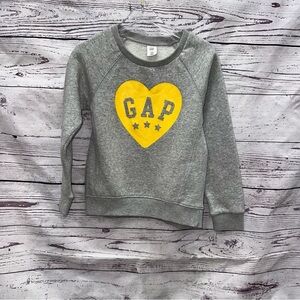 GAP Kids Grey Sweatshirt with Yellow Heart Size 5